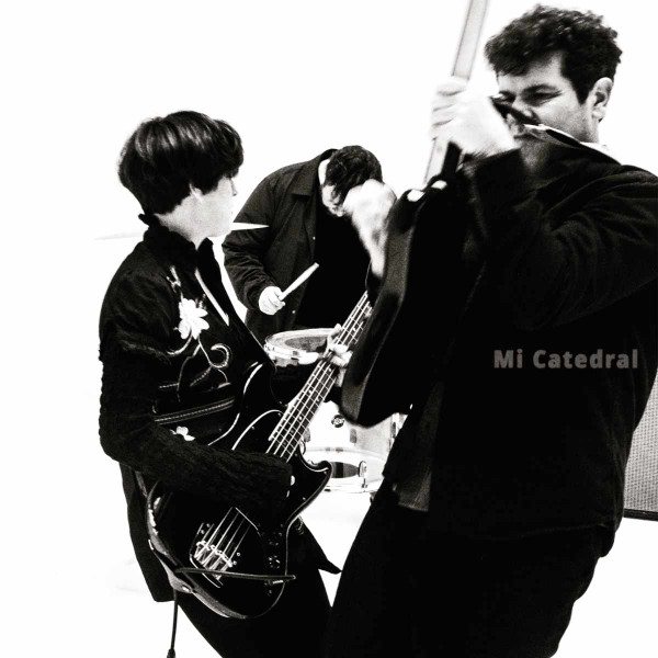 Triángulo de Amor Bizarro - Mi Catedral | Sonido Muchacho (SM218)