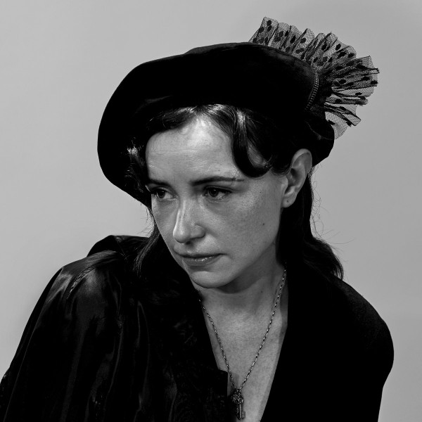 Laura Groves - Radio Red | Bella Union (BELLA1408V) Laura Groves - Radio Red | Bella Union (BELLA1408V)