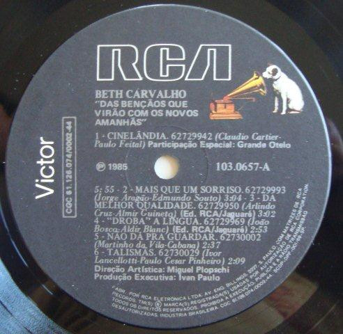 Beth Carvalho - Das Bênçãos Que Virão Com Os Novos Amanhãs | RCA Victor (103.0657) - 4