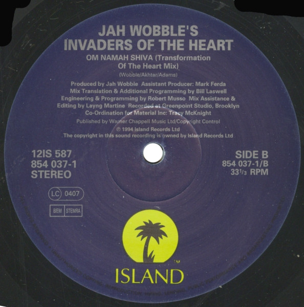 Jah Wobble's Invaders Of The Heart - The Sun Does Rise | Island Records (12IS 587) - 4