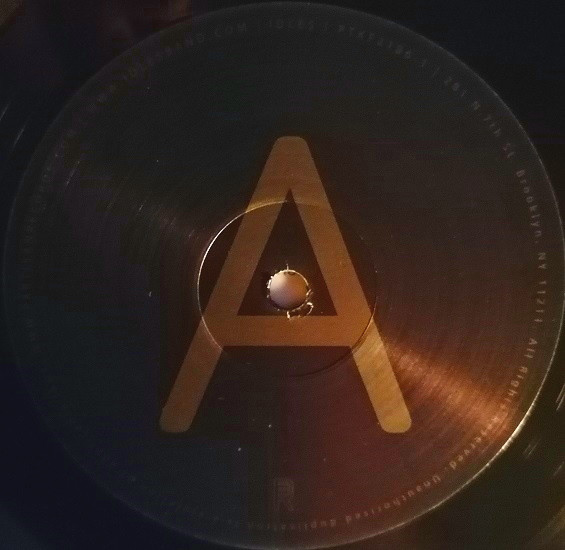 Idles - Ultra Mono | Partisan Records (PTKF2186-1) - 2 Idles - Ultra Mono | Partisan Records (PTKF2186-1) - 2