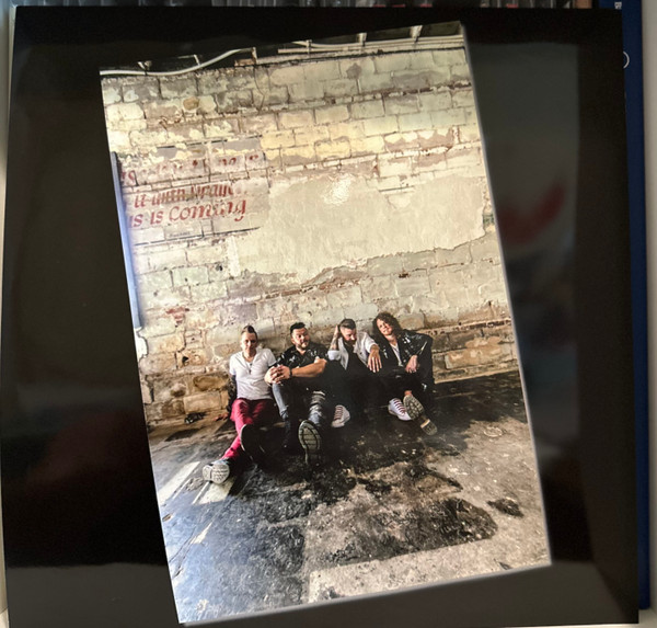 Hinder - Extreme Behavior | Universal Republic Records (none) - 4