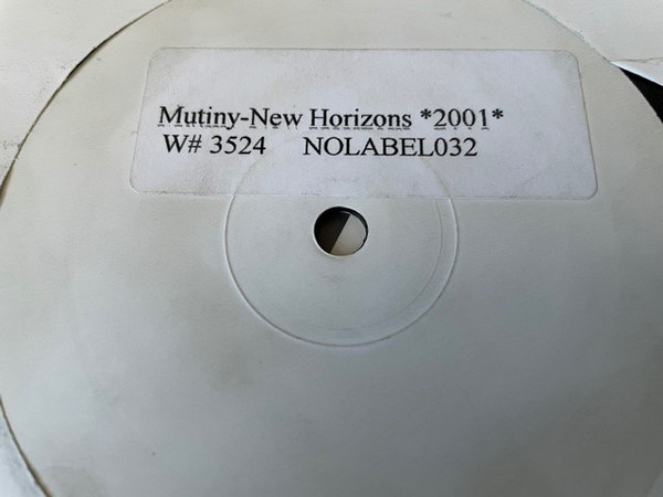 Mutiny Featuring D-Empress - New Horizons | No Label (NL 032) - 4