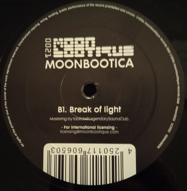 Moonbootica - Watt Bird / Break Of Light | Moonbootique Records (moon0021) Moonbootica - Watt Bird / Break Of Light | Moonbootique Records (moon0021)
