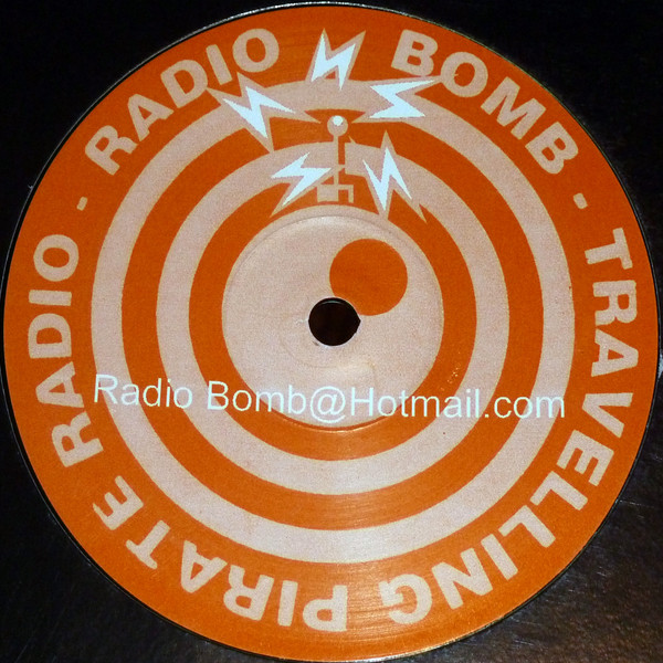 Voodoo Mix - Travelling Pirate Radio | Radio Bomb (RB3003)