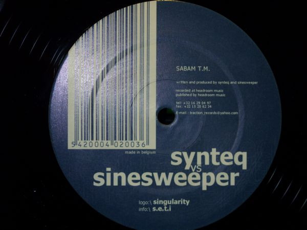Synteq vs. Sinesweeper - Singularity / S.E.T.I. | Traction (TRACT992003)